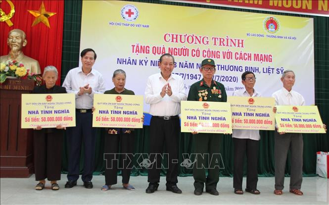 Nhân Ngày Thương binh - Liệt sĩ 27/7: Phó Thủ tướng Thường trực Trương Hòa Bình dự chương trình “Tặng quà người có công với cách mạng” tại Quảng Trị