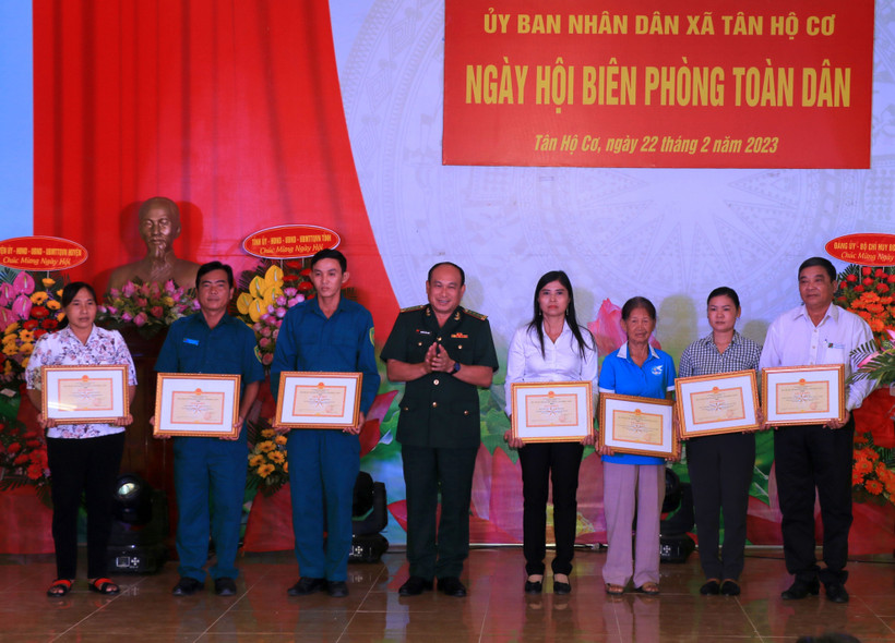 Bộ đội biên phòng Đồng Tháp gắn nhiệm vụ bảo vệ biên giới với phát triển kinh tế - xã hội