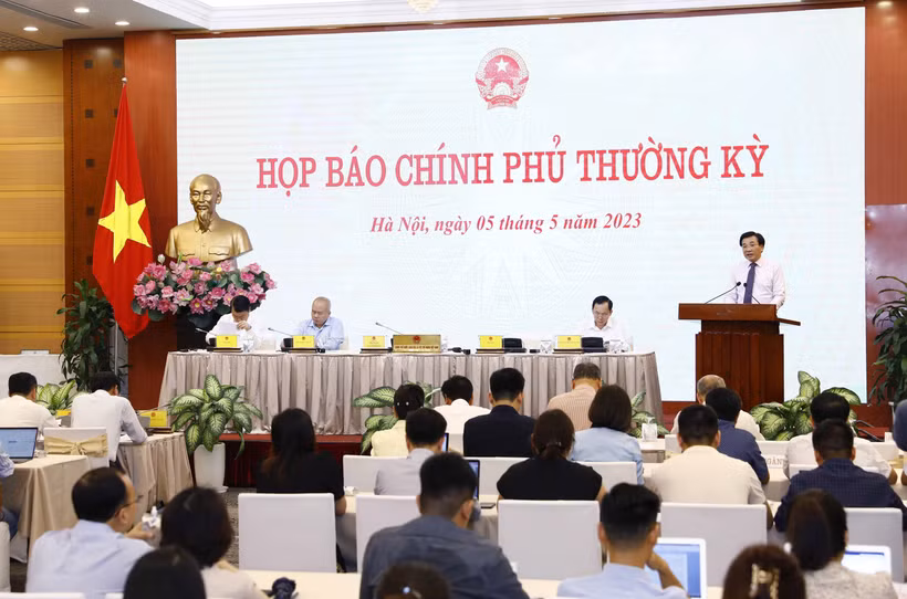 Họp báo Chính phủ thường kỳ: Hơn 59.000 tỉ đồng phục vụ cho tăng lương cơ sở từ 1/7