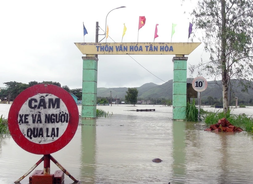 Mưa lũ tại tỉnh Phú Yên khiến một người chết