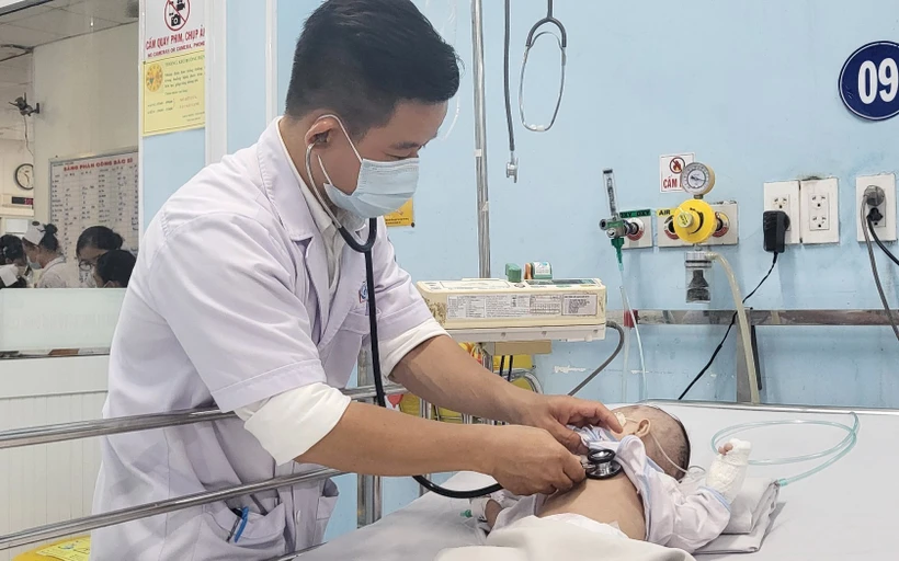 Cẩn trọng với bệnh viêm não, viêm màng não ở trẻ em​