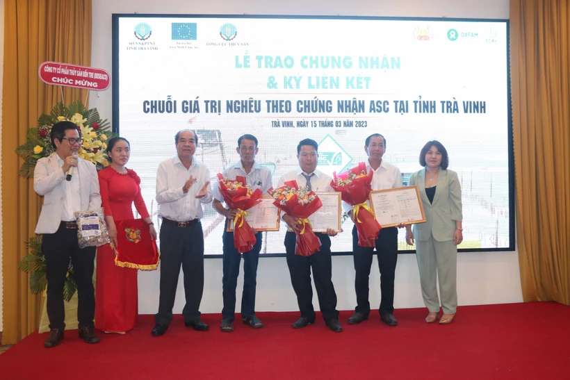 Trà Vinh trao chứng nhận quốc tế và ký liên kết chuỗi giá trị nghêu