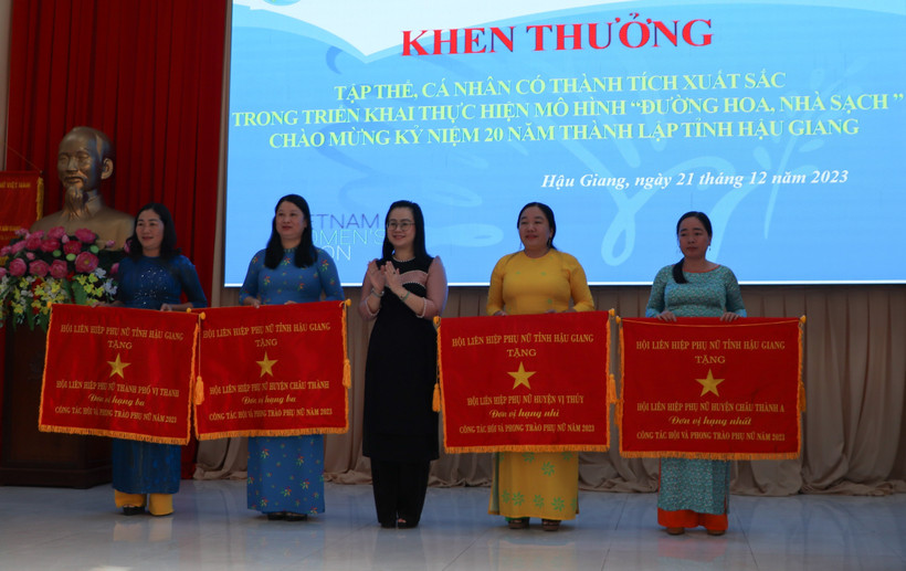 Hỗ trợ phụ nữ xây dựng, lan tỏa mô hình hay trong phát triển kinh tế ở Hậu Giang