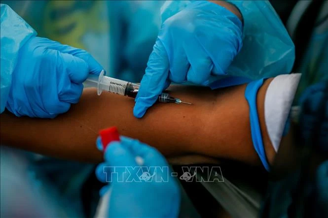 Ai có thể miễn nhiễm với virus SARS-CoV-2?