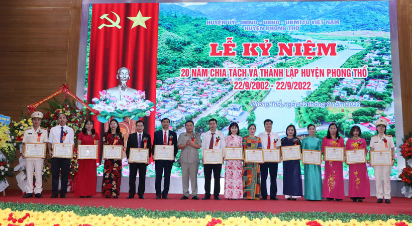 Đưa Phong Thổ ra khỏi huyện nghèo vào năm 2025