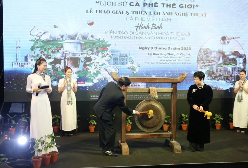 Lễ hội Cà phê Buôn Ma Thuột: Triển lãm ảnh “Cà phê Việt Nam - hành trình kiến tạo di sản văn hóa thế giới"