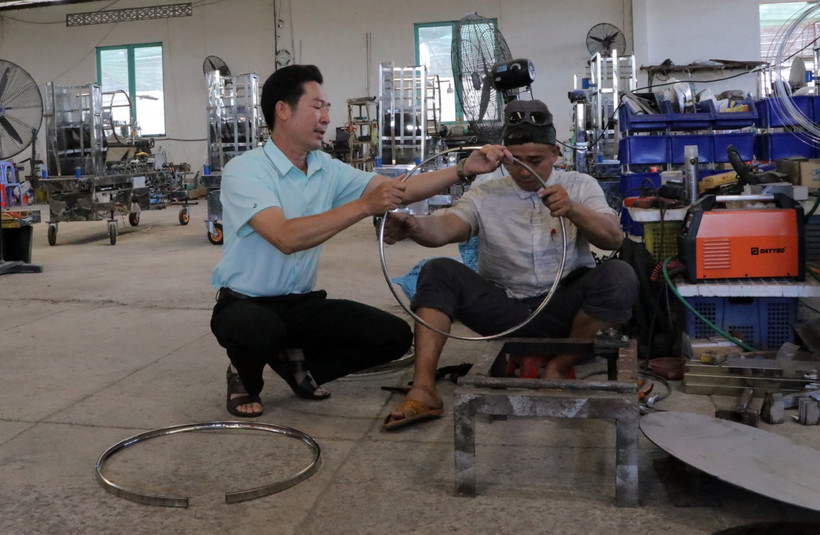 Nhà sáng chế nông dân Nguyễn Hồng Chương và những chiếc máy chinh phục thế giới