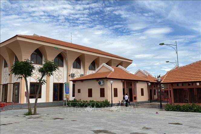 Khánh thành và đưa vào hoạt động Nhà sinh hoạt cộng đồng Chăm thôn Bàu Trúc