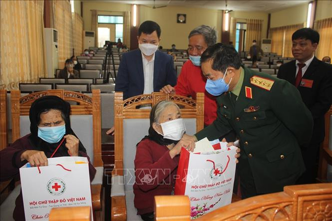 Phó Chủ tịch Quốc hội Đỗ Bá Tỵ thăm và chúc Tết tại tỉnh Phú Thọ