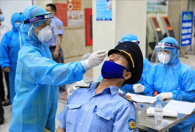 Sáng 18/7, ghi nhận thêm 2.472 ca mắc COVID-19 và 626 ca Thành phố Hồ Chí Minh đăng ký bổ sung
