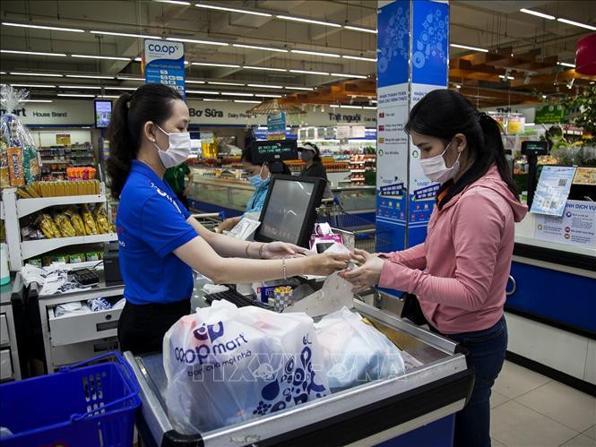 Dịch COVID-19: Bộ Công Thương đề xuất tiêm vaccine cho người lao động tại hệ thống bán lẻ