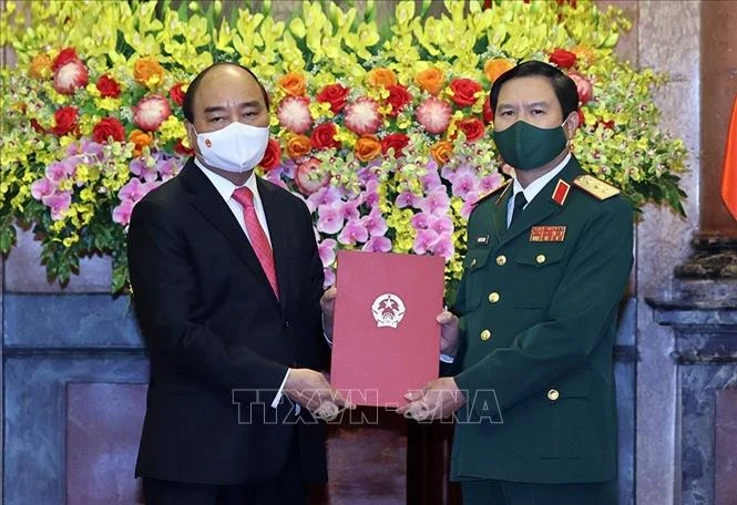 Thượng tướng Nguyễn Tân Cương giữ chức Tổng Tham mưu trưởng Quân đội nhân dân Việt Nam