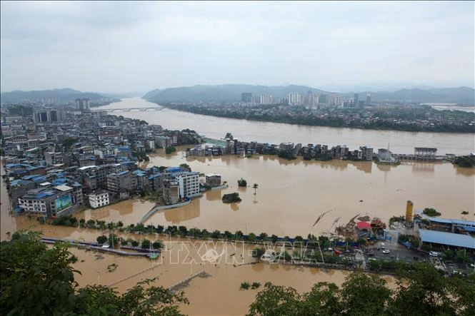 Trung Quốc phát triển tàu lặn có người lái giám sát các đập và hồ chứa nước