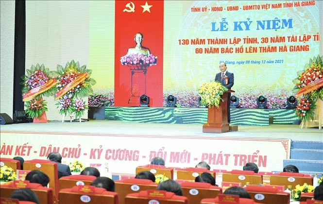 Chủ tịch nước Nguyễn Xuân Phúc: Giáo dục phải thành đầu tàu kéo kinh tế - xã hội Hà Giang tăng tốc