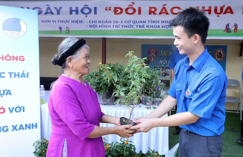 Tuổi trẻ xứ Lạng chung tay xây dựng nông thôn mới