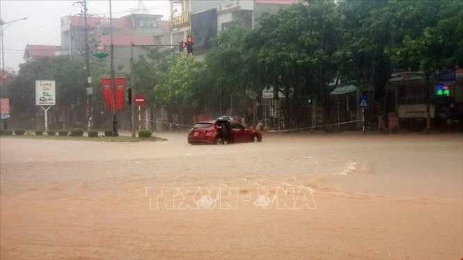 Mưa lớn gây nhiều thiệt hại về người và tài sản tại các địa phương