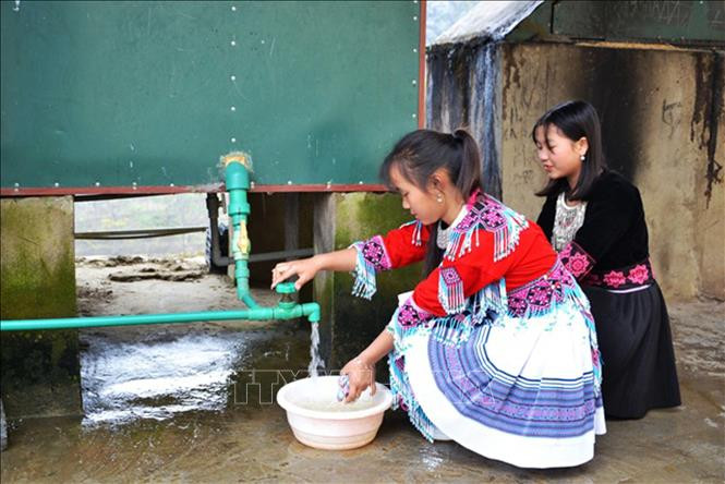 Sáng chế ấm tình thầy trò những ngày Đông giá rét