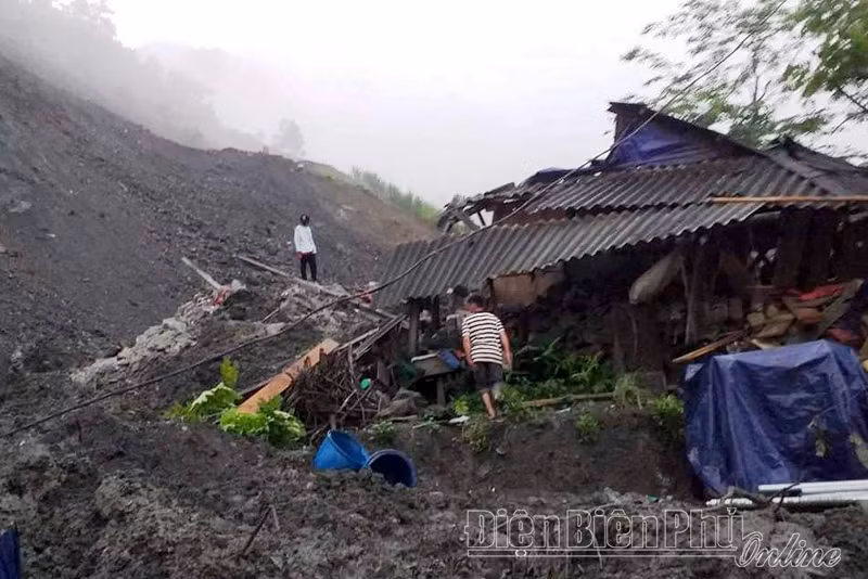 Điện Biên: Cần di dời khẩn cấp người dân ra khỏi vùng nguy cơ sạt lở