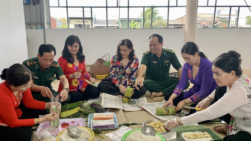 Chăm lo Tết cho đồng bào vùng biên giới biển Cà Mau