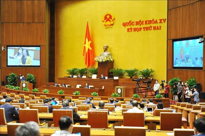 Tiếp tục Kỳ họp thứ hai, Quốc hội khóa XV, sáng 28/10/2021, Quốc hội thảo luận trực tuyến về dự án Luật Thi đua, khen thưởng (sửa đổi). Ảnh: TTXVN