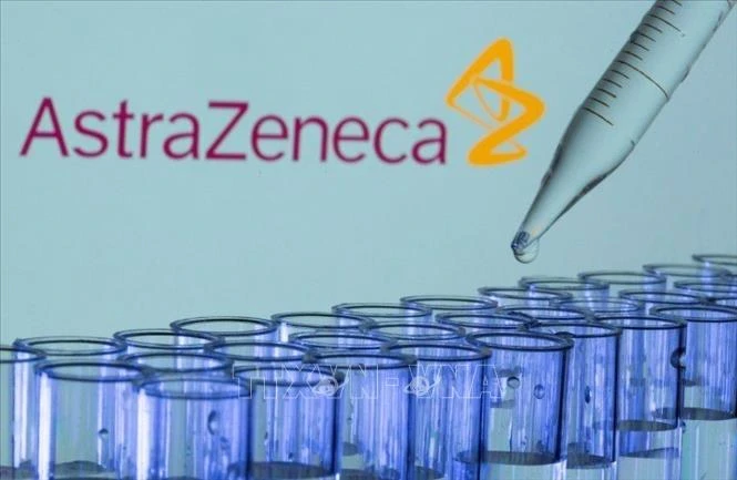 Thí nghiệm thuốc điều trị COVID-19 của AstraZeneca sử dụng công nghệ kháng thể đơn dòng AZD7442. Ảnh: REUTERS/TTXVN