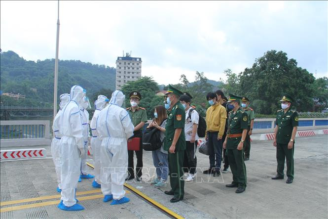 Huy động sức mạnh nhân dân khu vực biên giới trong phòng, chống dịch COVID-19 và xuất, nhập cảnh trái phép
