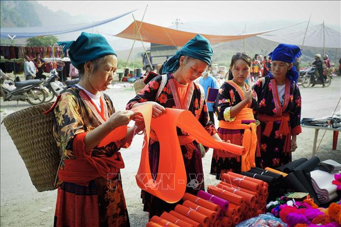 Độc đáo chợ phiên vùng cao Xá Nhè