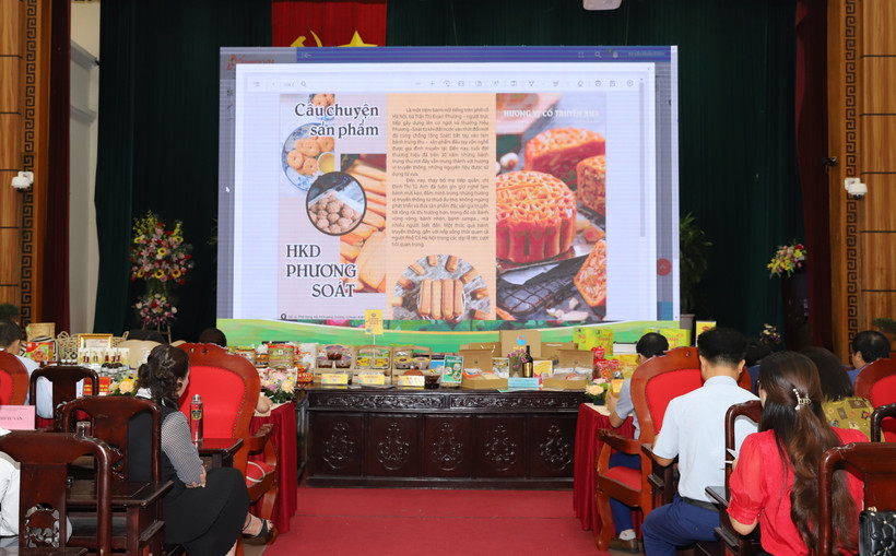 Quang cảnh Hội nghị đánh giá, phân hạng sản phẩm OCOP thành phố Hà Nội lần thứ nhất năm 2022.
