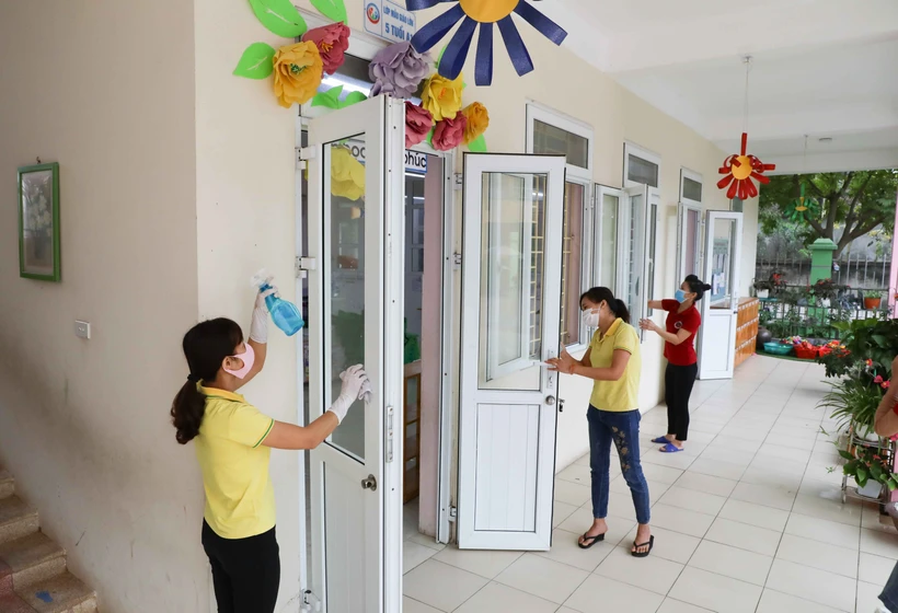 Tổng vệ sinh toàn diện cơ sở vật chất tại Trường mầm non Đan Phượng (huyện Đan Phượng).