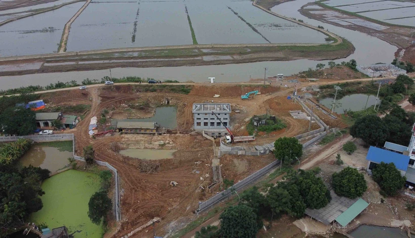 Với phương châm "Nhà nước và nhân dân cùng làm, lấy sức dân là chính, người dân vừa là chủ thể và là đối tượng thụ hưởng", người dân huyện Chương Mỹ (Hà Nội) đã tự nguyện hiến đất, công trình, hiện vật, ngày công, tiền của và tích cực ủng hộ xây dựng nông