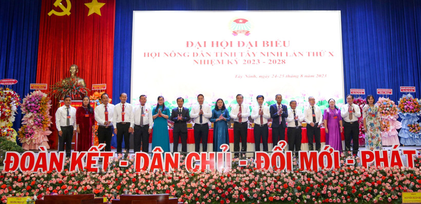 Đại hội đại biểu Hội Nông dân tỉnh Tây Ninh lần thứ X, nhiệm kỳ 2023 - 2028 đã bầu 27 đại biểu vào Ban Chấp hành Hội Nông dân tỉnh nhiệm kỳ 2023 - 2028. Đại hội đã bầu 12 đại biểu chính thức và 3 đại biểu dự khuyết tham dự Đại hội toàn quốc Hội Nông dân V
