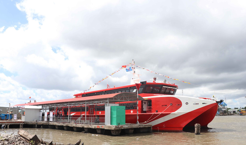 Tàu cao tốc Phú Quốc Express có thể chở được 600 khách, được đưa vào khai thác trên tuyến tàu cao tốc Cà Mau - Nam Du - Phú Quốc. Ảnh: Huỳnh Anh - TTXVN