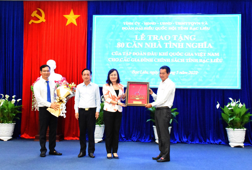 Tặng 80 căn nhà tình nghĩa cho các gia đình chính sách tỉnh Bạc Liêu