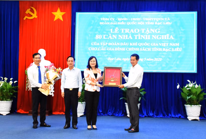 Tặng 80 căn nhà tình nghĩa cho các gia đình chính sách tỉnh Bạc Liêu