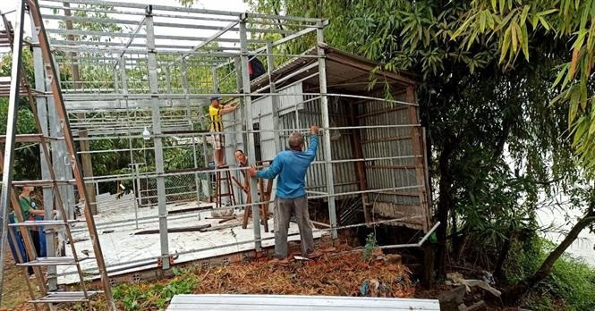 Sạt lở nghiêm trọng bờ Tây Sông Hậu, An Giang di dời khẩn cấp 3 nhà dân