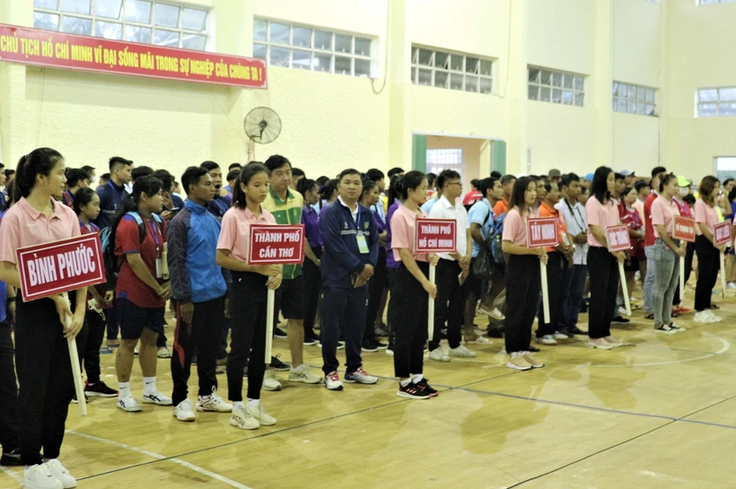 Các đội tham gia thi đấu. Ảnh: Trung Hiếu - TTXVN
