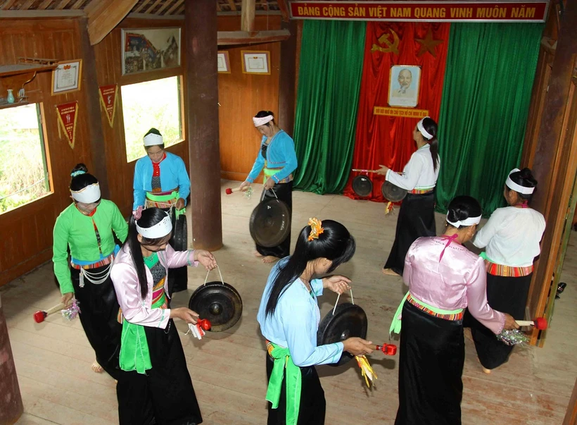 Người Mường trên đất Ba Vì (Hà Nội) bảo tồn, gìn giữ và phát huy bản sắc văn hóa dân tộc. 
