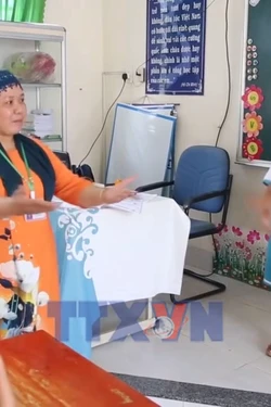 Giữ lửa tri thức cho học sinh dân tộc Chăm vùng biên giới