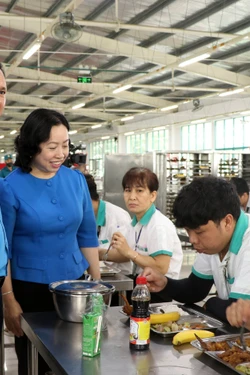 Vĩnh Long tổ chức 'Bữa cơm Công đoàn' cho hơn 21.300 đoàn viên, người lao động