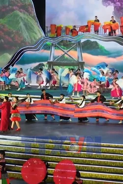 Rực rỡ sắc màu văn hóa nơi biên cương Tổ quốc