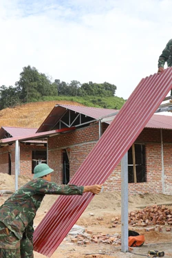 Nỗ lực giúp người dân vùng lũ Điện Biên ổn định cuộc sống
