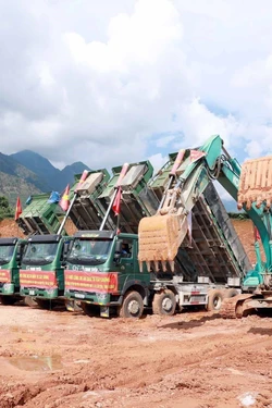 Khởi công tuyến đường chào mừng Đại hội Đảng bộ tỉnh Lai Châu