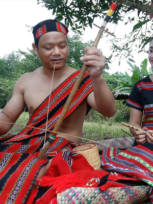 Dân tộc Tà Ôi