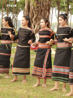 Dân tộc Ba Na