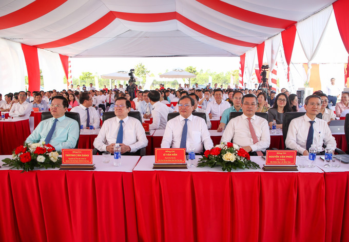 Đại biểu tham dự Lễ khởi công, động thổ xây Trường phổ thông nội trú liên cấp Tiểu học và Trung học cơ sở Bến Cầu, xã Bến Cầu, tỉnh Tây Ninh.