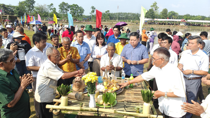 Nghi thức cúng Lễ hội Phá Bàu.