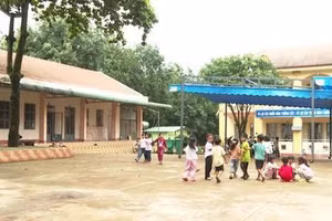 Sẵn sàng ngày tựu trường nơi vùng biên