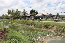 Tây Ninh báo động tình trạng ô nhiễm kênh rạch do rác thải