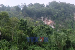 Vào lòng núi khám phá kỳ quan Hua Mạ