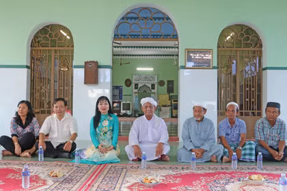 Thăm, chúc mừng Tết Roya Haji của đồng bào Chăm An Giang